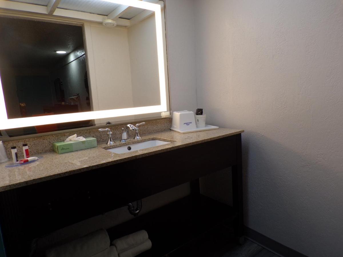 Dover Inn And Suites エクステリア 写真