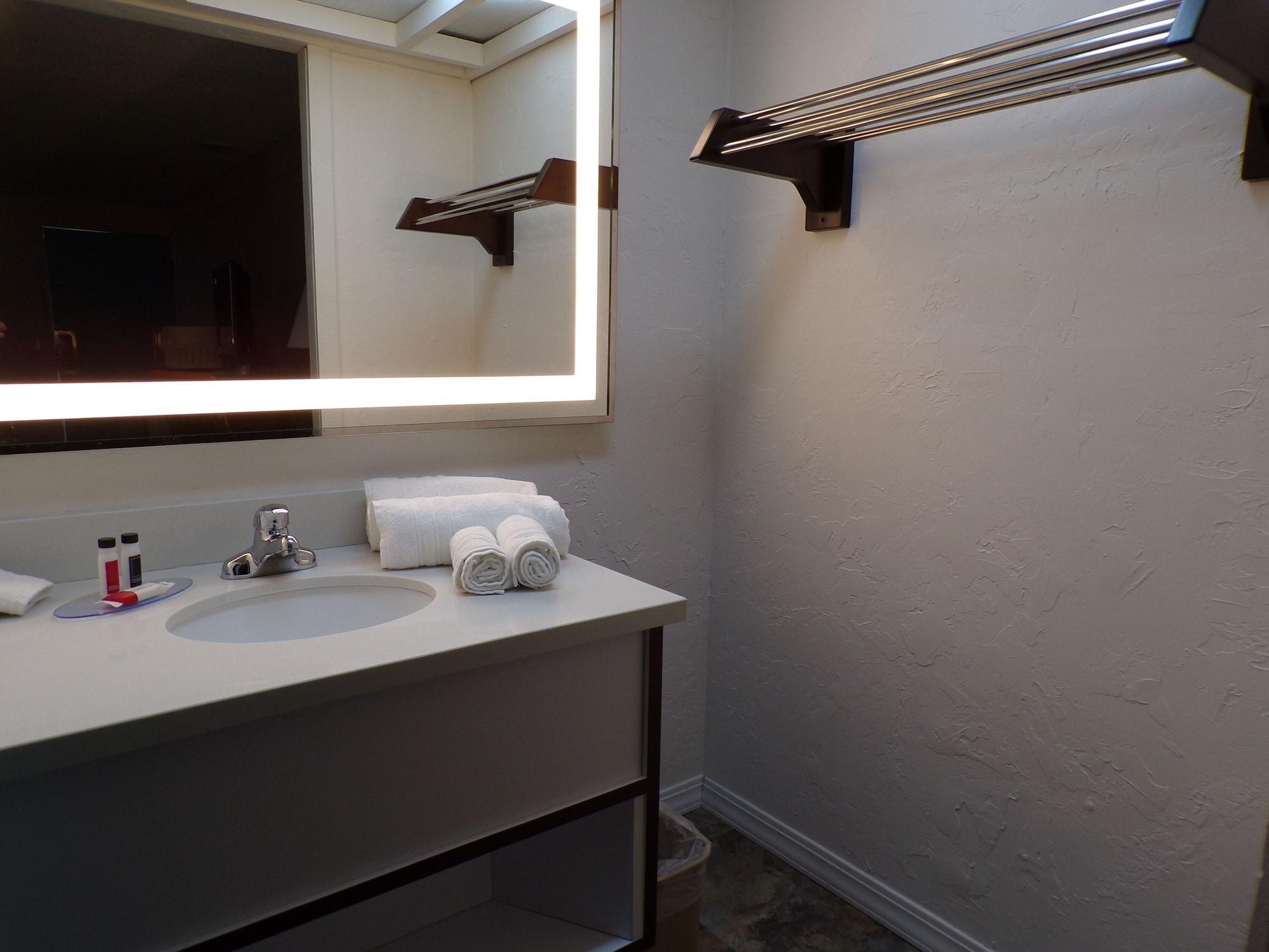Dover Inn And Suites エクステリア 写真